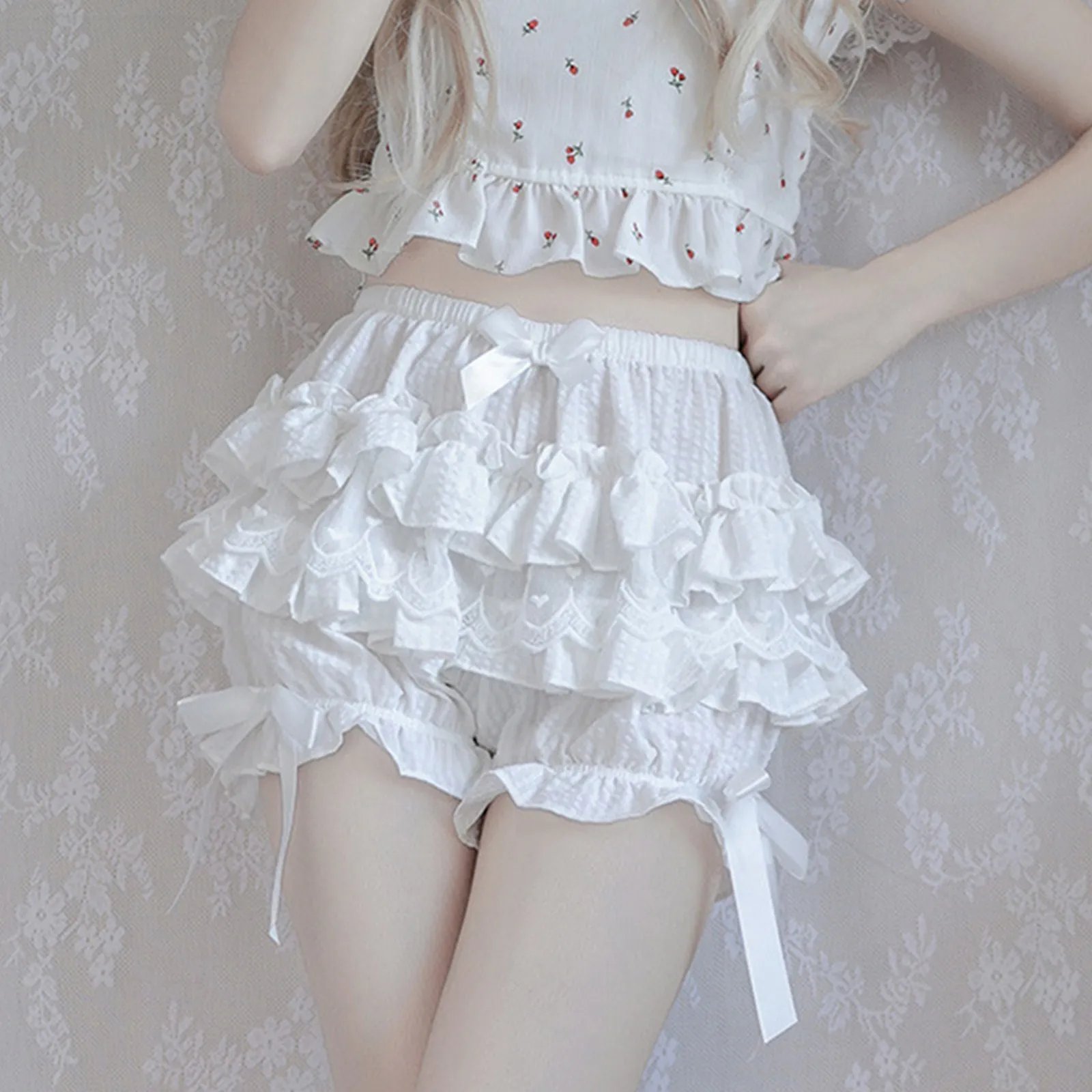 Bowknot Frilly Lace Ruffle Short