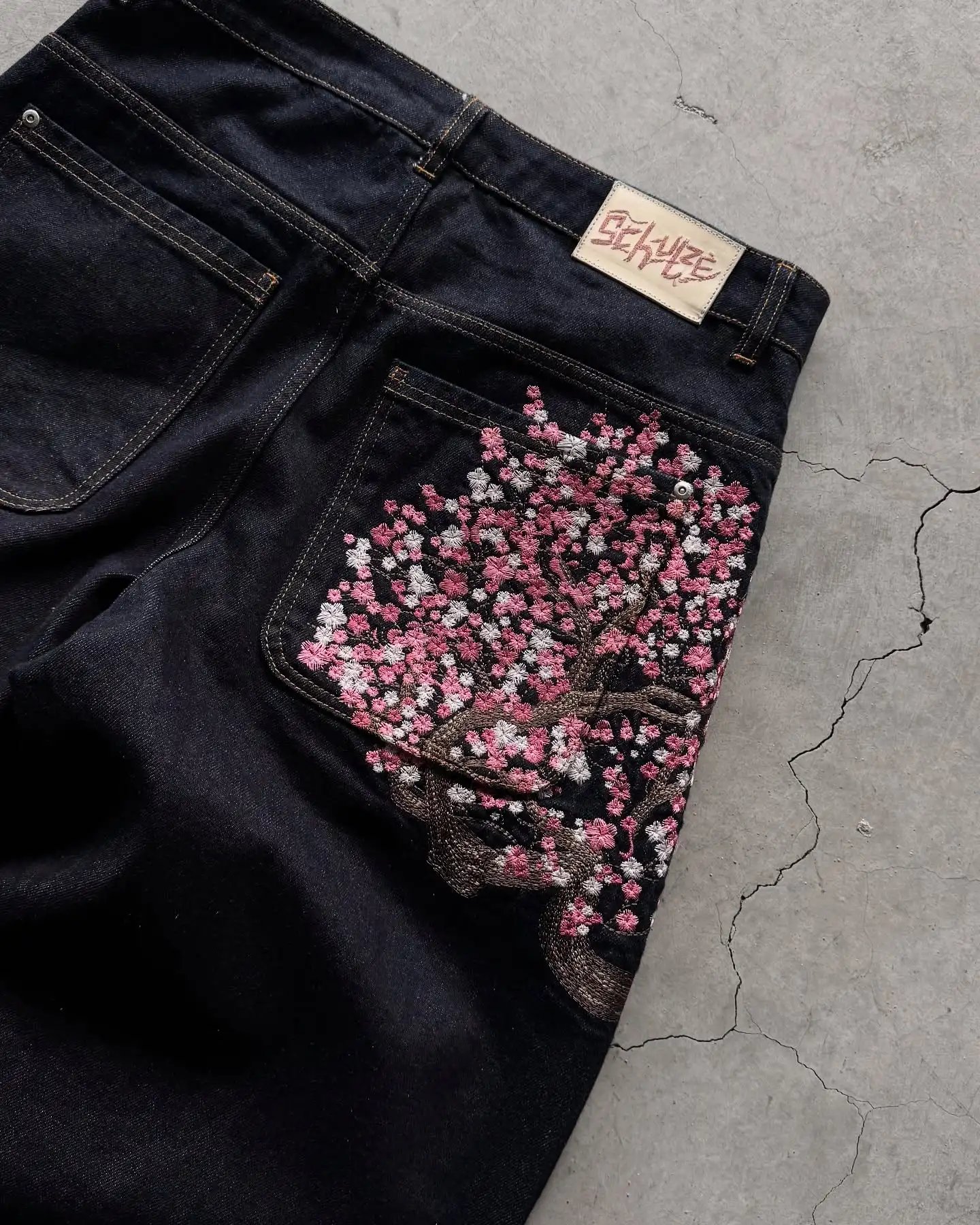Vintage Cherry Blossom Knight Embroidery jeans Vintage Cherry Blossom Knight Embroidery jeans